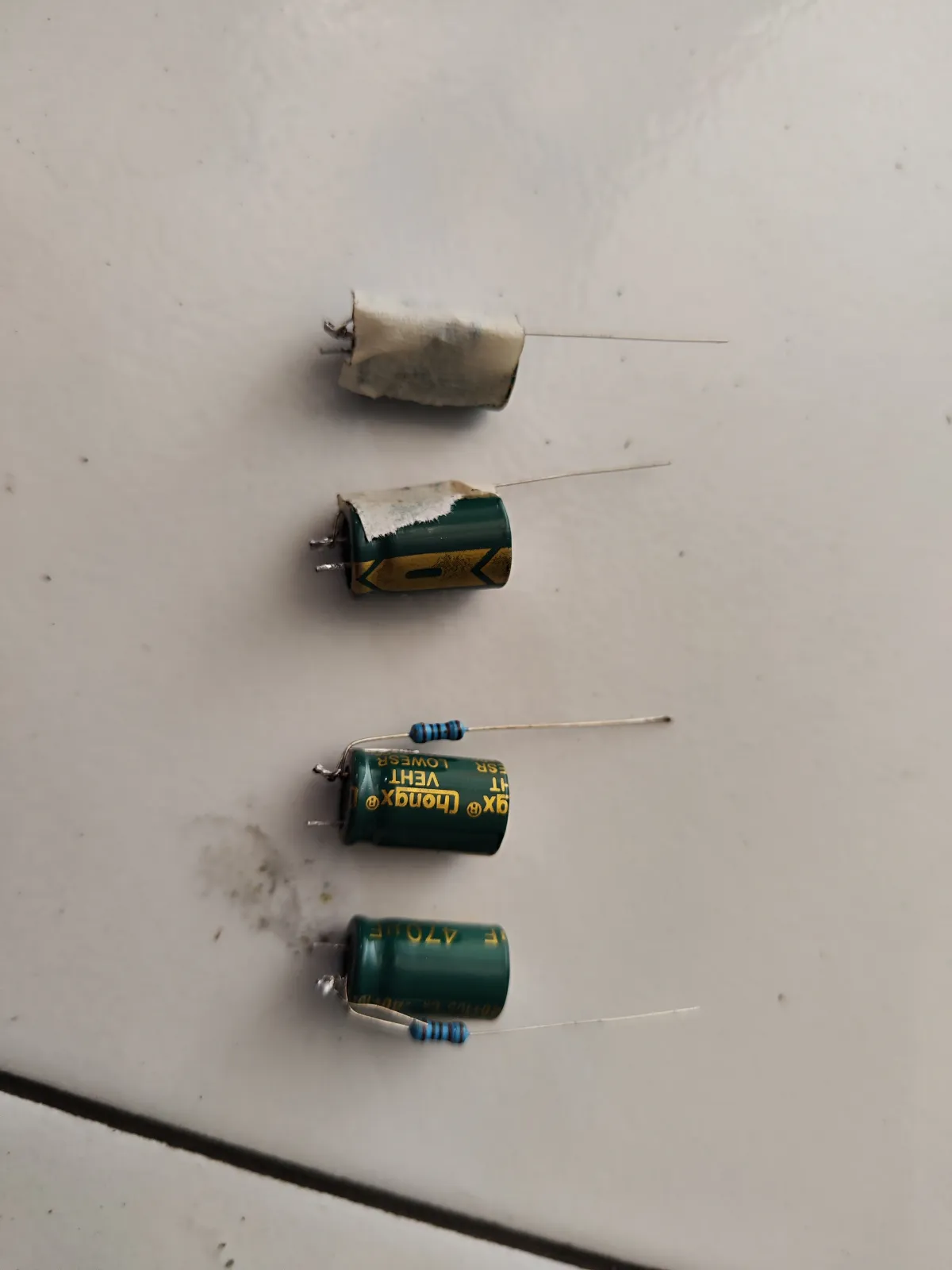 Capasitor Resistor Series